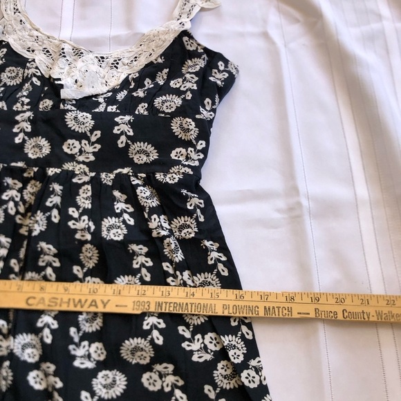 Navy and White Floral Dress with Lace Accents - Picture 9 of 16